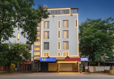 FabHotel WR Grand - Nr RENOVA Hospital, Banjara Hills