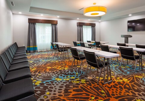 Best Western Plus Pasadena Inn and Suites