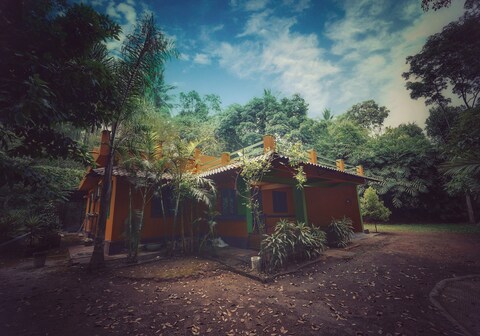 Greenish Fence | Entire 5 BHK Homestay