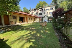 Hotel Grand Jigar Near Dal Lake, Srinagar Hotel Grand Jigar Near Dal Lake, Srinagar