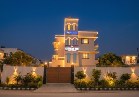 Via Downtown Residency