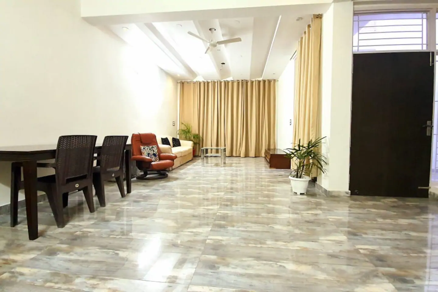 Newly renovated bright and spacious with hill view