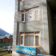 Hotel Dolphin, Pahalgam Hotel Dolphin, Pahalgam