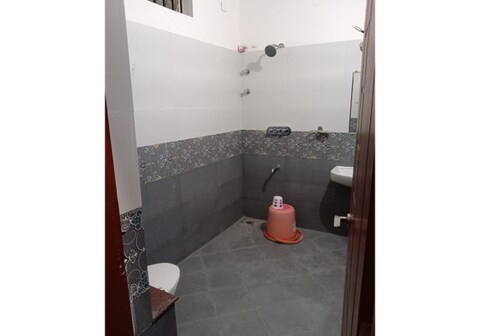 Venissa Service Apartment,