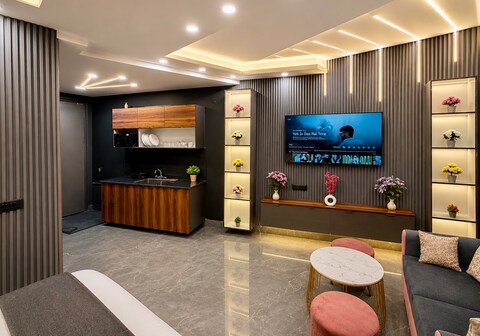 Elite Living Studio