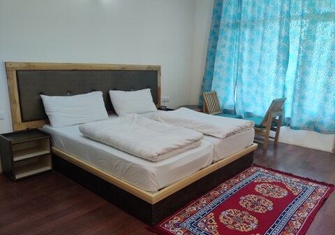 Ewam Chunka Guest House