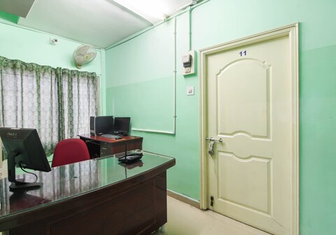 Hotel O Royal Residency