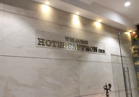 Hotel Saffron Inn Thane, 11 km from Thane Railway Station