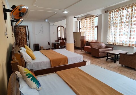 Hotel Centre Point ,Palampur