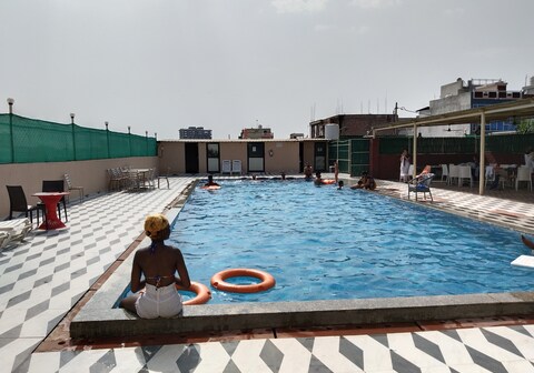 Royal Sunrise Resort