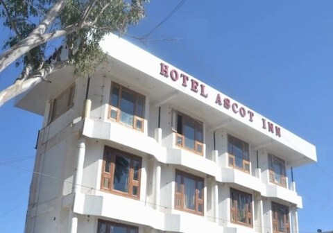 Hotel Ascot Inn