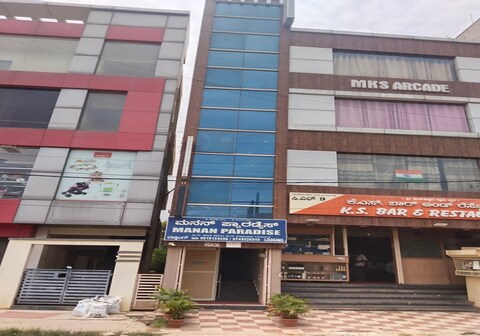 Octave Manan Paradise