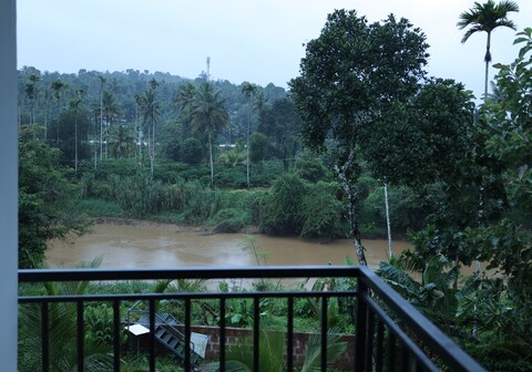 Emberlin Holidays Service Apartments