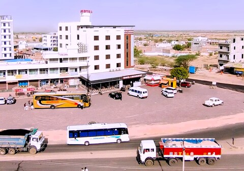 MAA NAGANARAY HOTEL