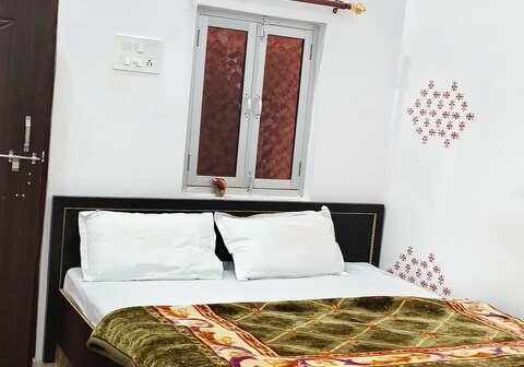 Maa kaushalya Guest House in Ayodhya