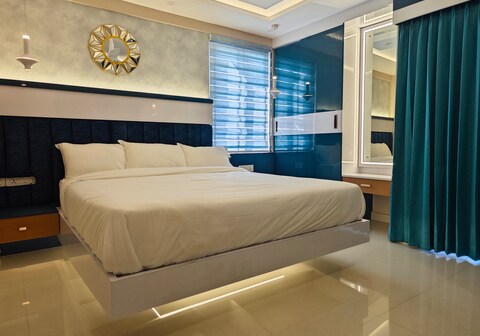 Evara - 3bhk Luxury Apartment Fully AirConditioned