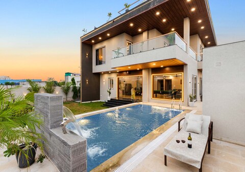 Pearl @ The Rose Gold by VEO - Part of StayVista