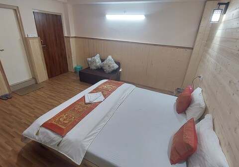 Royal Avalanche Retreat