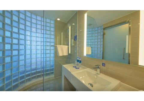 Holiday Inn Express Shenyang North Station, an IHG Hotel