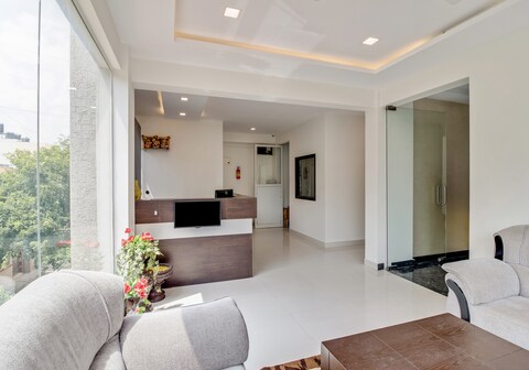 Hotel O Kings Suites