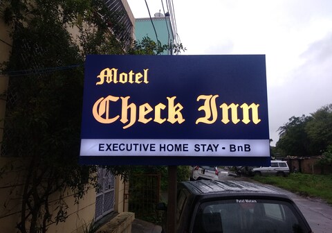 Motel Check Inn