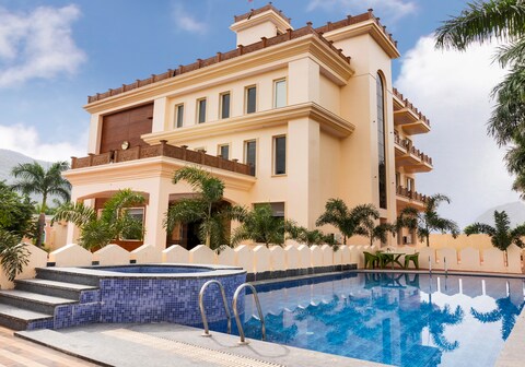 Treebo Premium Royal Amar With Mountain View and Swimming Pool