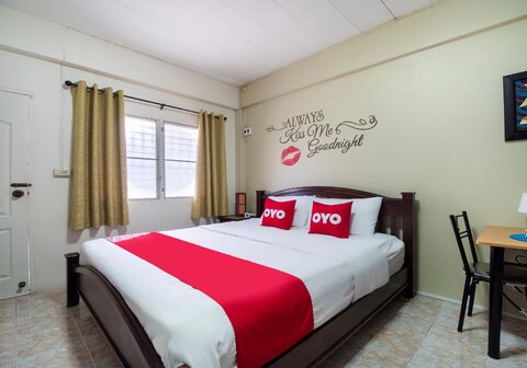 OYO 838 Aromdee Apartment