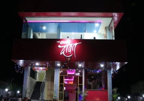 Hotel Davat Beer Bar Permeet Room