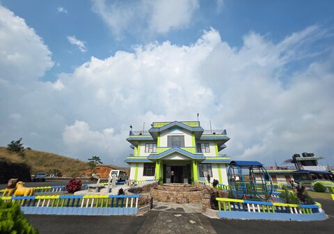 Four Seasons | Rooms and Restaurant