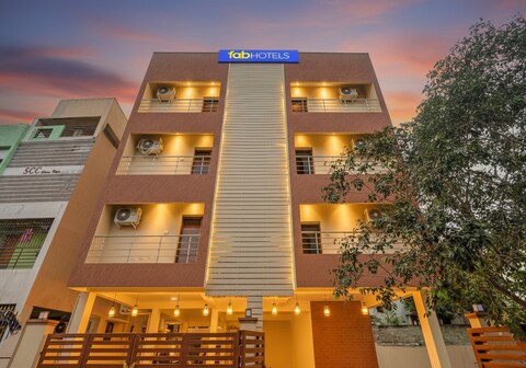 FabHotel Sejour Royal