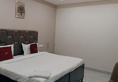 FabHotel Sunshine Inn