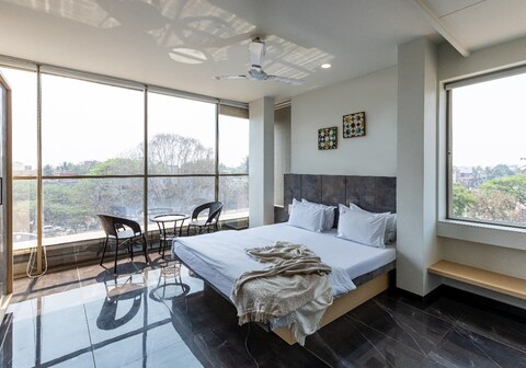 Hotel O2
