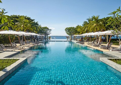 Crimson Resort and Spa Mactan