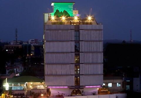 Hotel Paramount Tower