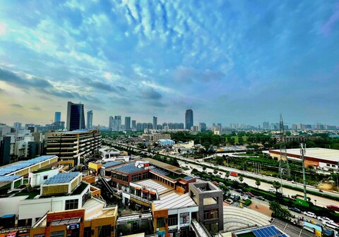 14 3 Grey Suite Studio Infinity Pool Gurgaon