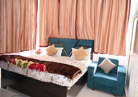 Shri Dham Hotel And Resort