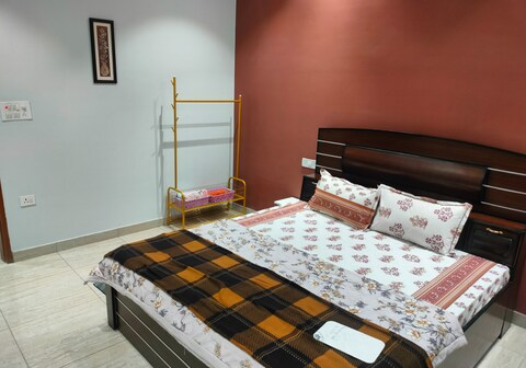 Manu Family home
