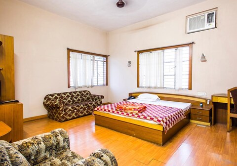 Highway Inn International