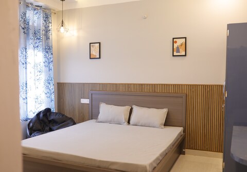 Aashirvad liv inn | 2bhk With Private Kitchen