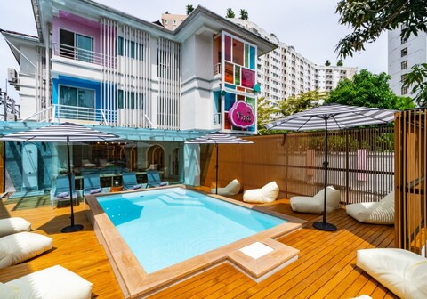 The Tint at Phuket Town