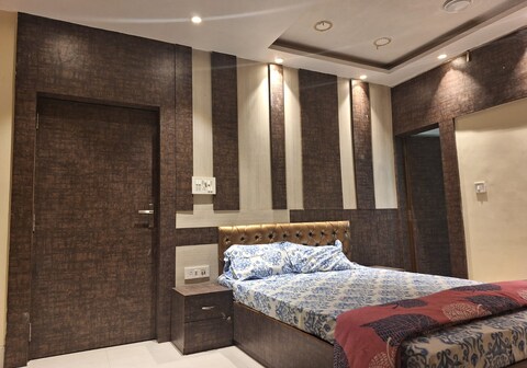 Mavenoak Dreams near Kalighat