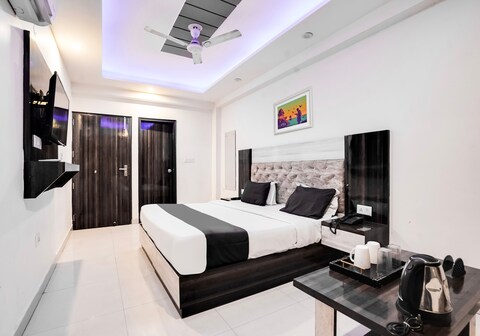Hotel O TAVISH INN