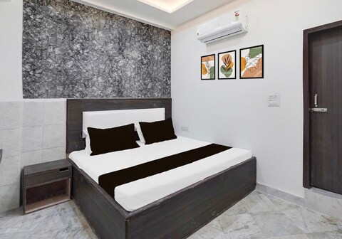 Hotel O AB Rooms