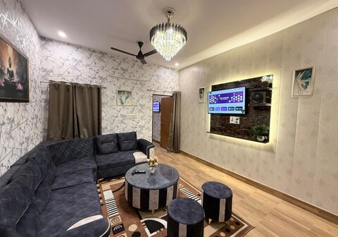 Drip Stay jankipuram