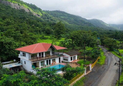 Dukes Nose Villa (Mountain Vally)