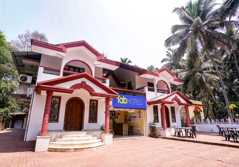 Fabhotel Triple beach House - Nr. Benaulim Beach