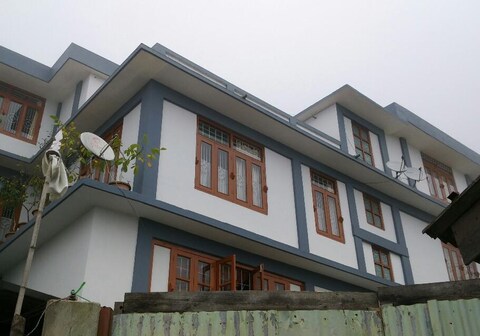 Tashi Homestay II (Room For Four)