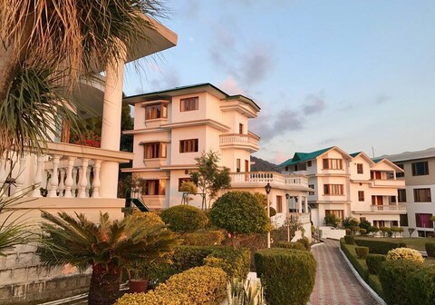 Hotel Fresco at Sai Gardens