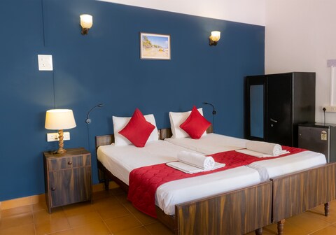 Shelter Guest House - Spacious AC Rooms with Wifi