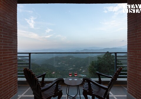 StayVista at Ophelia @ The Elmstone - 3 Bedroom Apartment